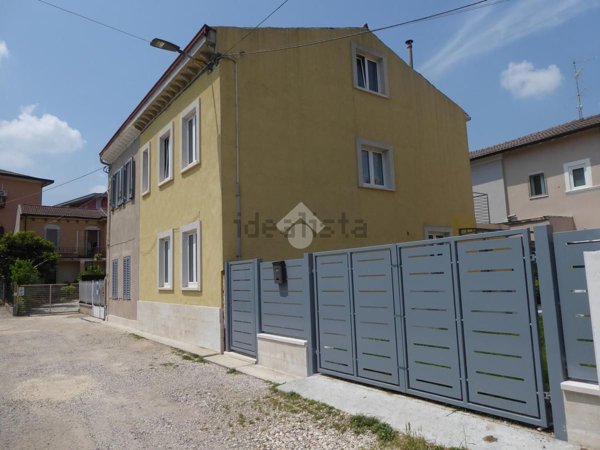 casa indipendente in vendita a Verona in zona Golosine