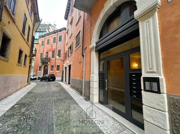 appartamento in vendita a Verona in zona Centro Storico
