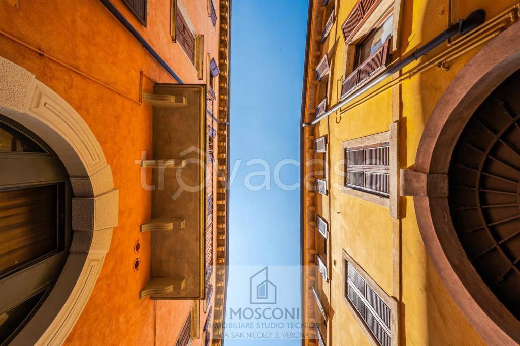 appartamento in vendita a Verona in zona Centro Storico