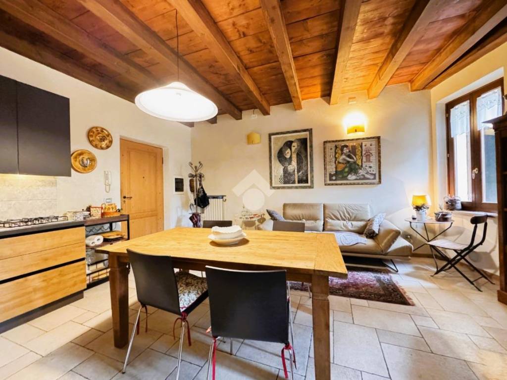 appartamento in vendita a Verona in zona Veronetta