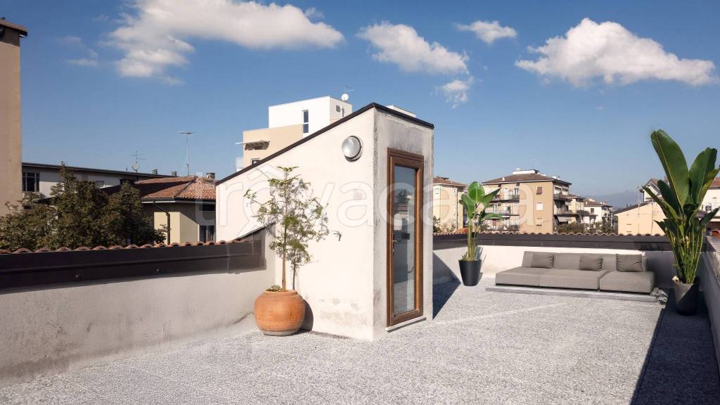 appartamento in vendita a Verona in zona Borgo Roma