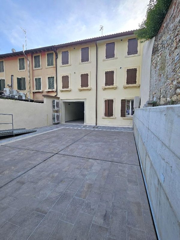 appartamento in vendita a Verona in zona Centro Storico