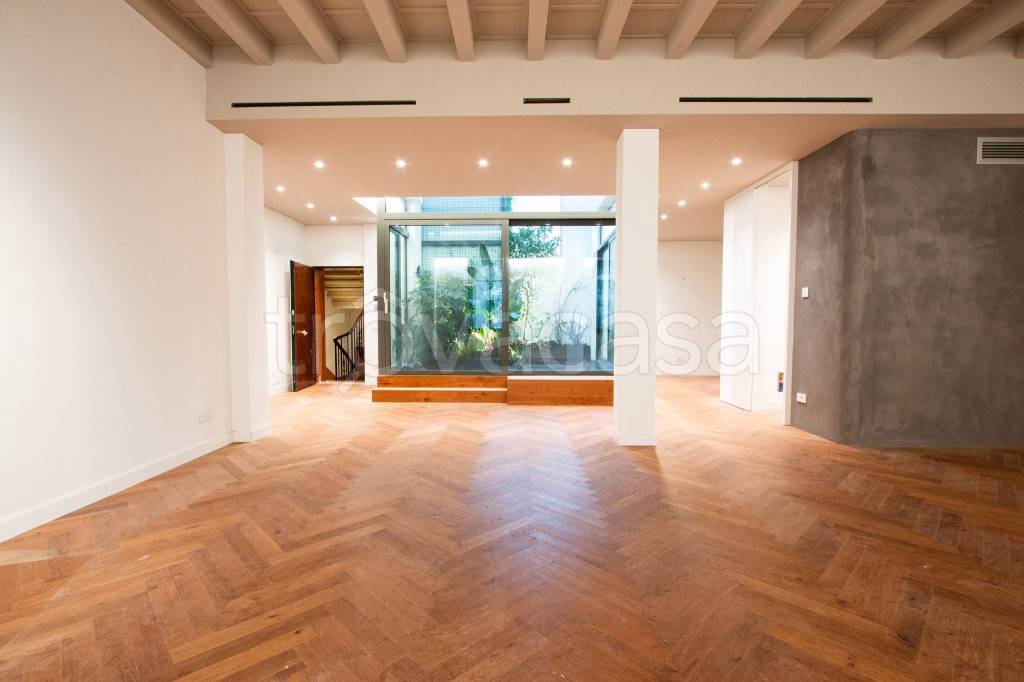 appartamento in vendita a Verona in zona Centro Storico