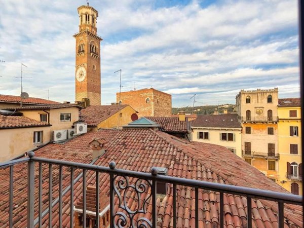 appartamento in vendita a Verona in zona Centro Storico
