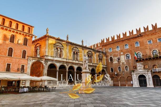 appartamento in vendita a Verona in zona Centro Storico