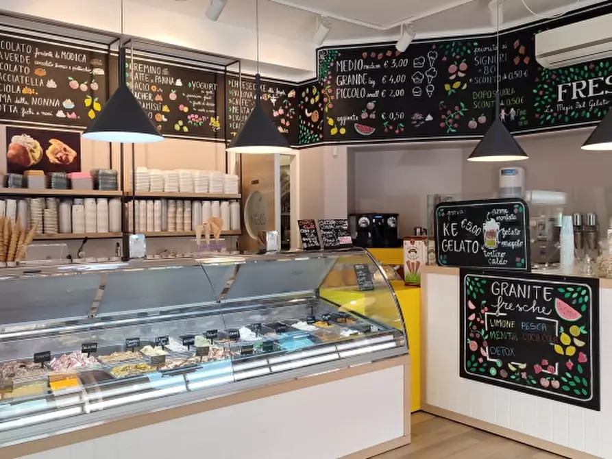negozio in vendita a Verona in zona Borgo Roma
