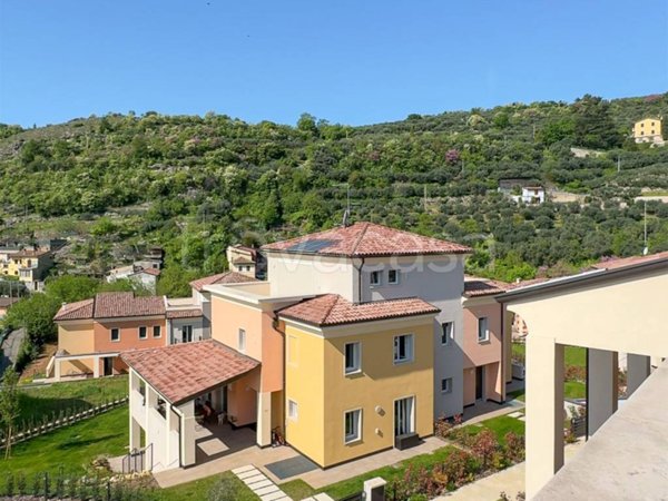 casa indipendente in vendita a Verona in zona Quinzano