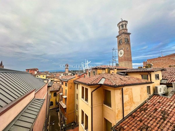 appartamento in vendita a Verona in zona Centro Storico
