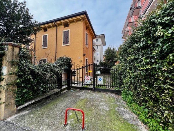 appartamento in vendita a Verona in zona Valdonega