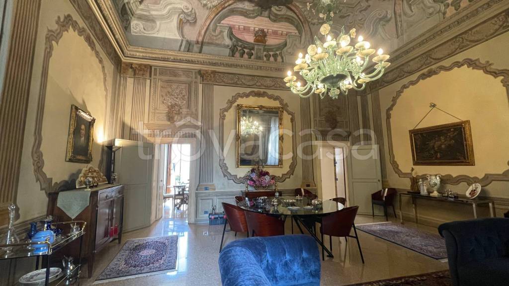 appartamento in vendita a Verona in zona Centro Storico