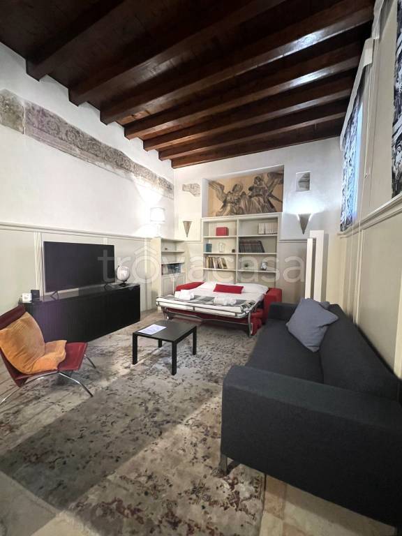 appartamento in vendita a Verona in zona Centro Storico