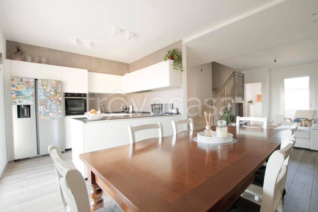 casa indipendente in vendita a Verona in zona Cadidavid