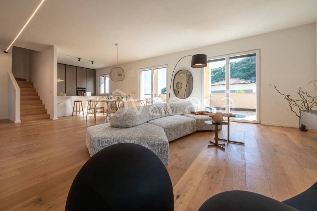 casa indipendente in vendita a Verona in zona Quinzano