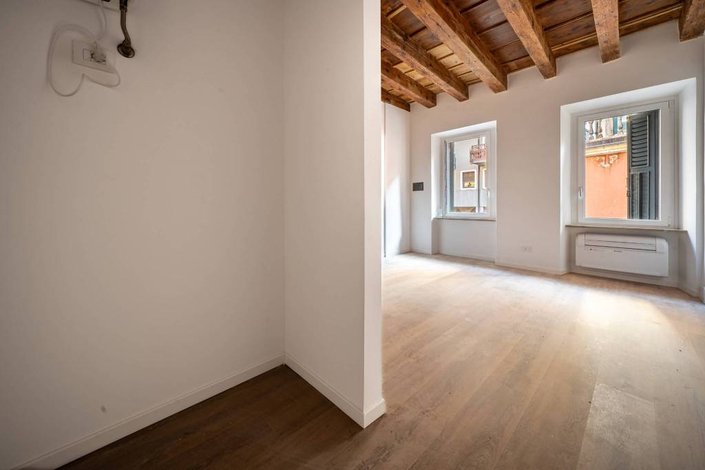 appartamento in vendita a Verona in zona Centro Storico