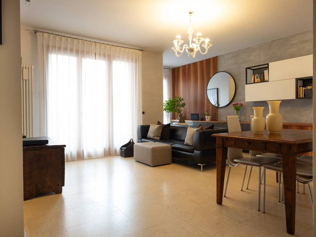 appartamento in vendita a Verona in zona Valdonega