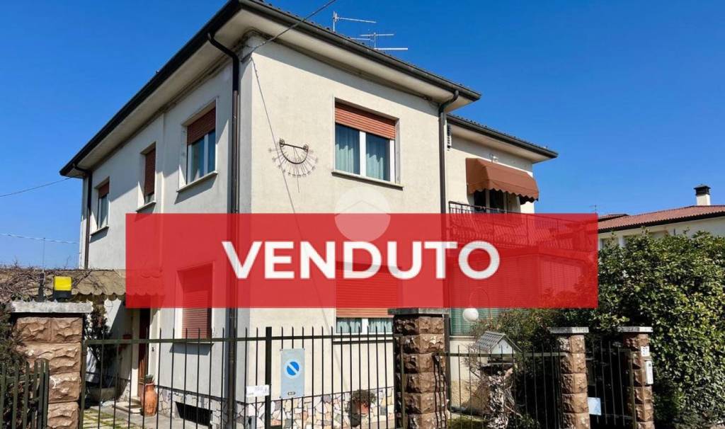 casa indipendente in vendita a Verona in zona Chievo