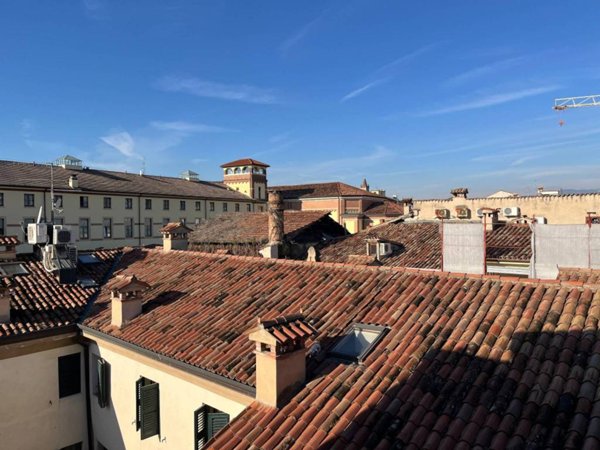 casa indipendente in vendita a Verona in zona San Zeno