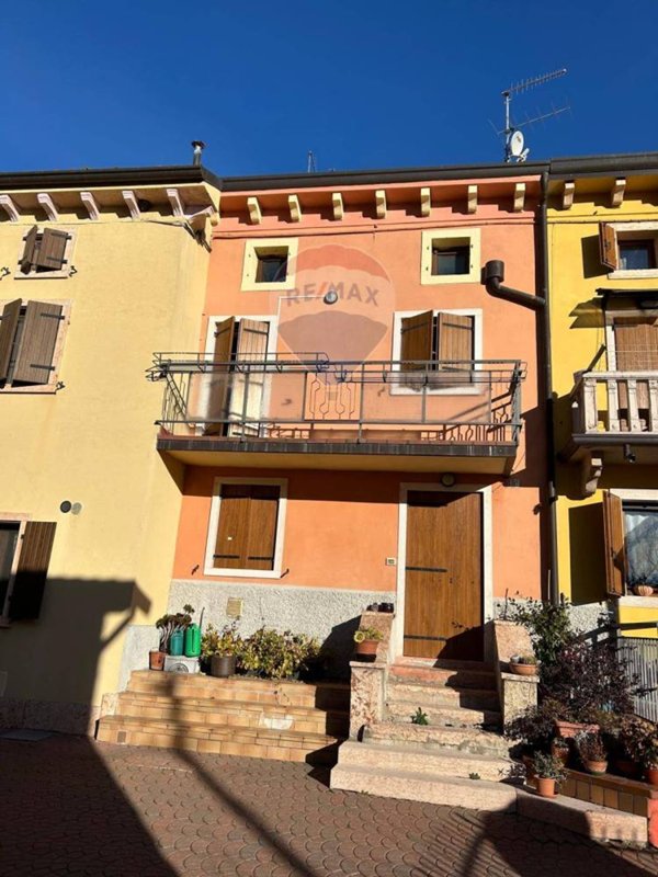 casa indipendente in vendita a Verona in zona Mizzole