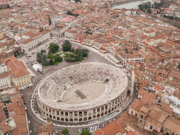 negozio in vendita a Verona in zona Centro Storico