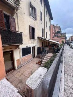 negozio in vendita a Verona in zona Veronetta