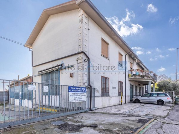 intera palazzina in vendita a Verona in zona Santa Lucia