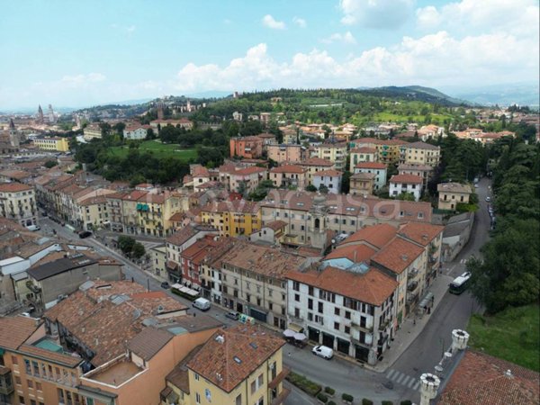 negozio in vendita a Verona in zona Veronetta