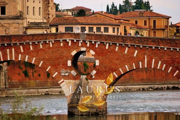 casa indipendente in vendita a Verona