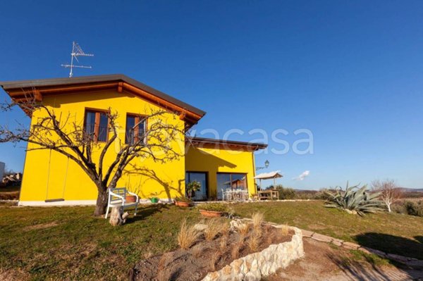 casa indipendente in vendita a Verona in zona Quinzano