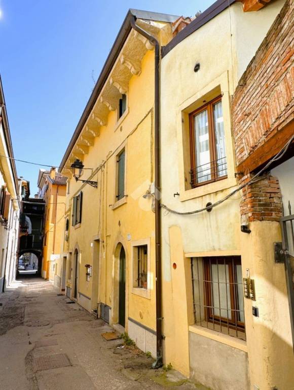 appartamento in vendita a Verona in zona Veronetta