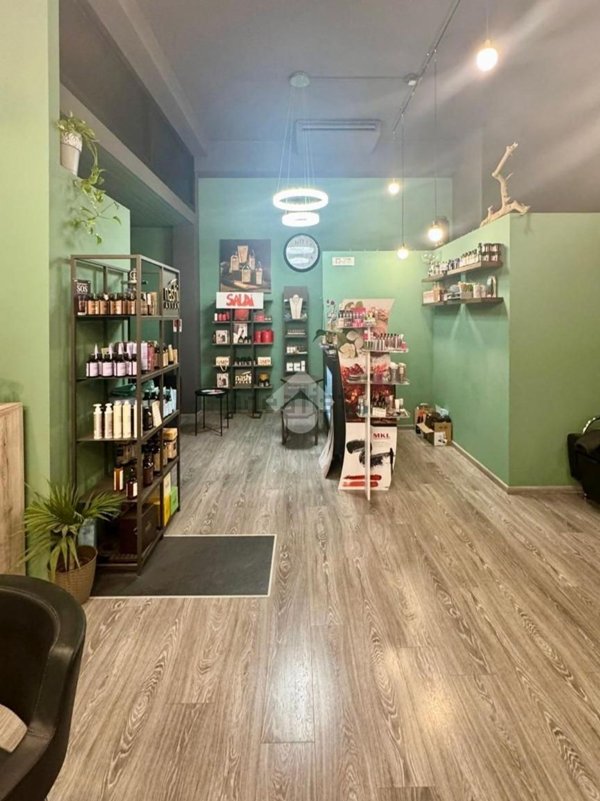 negozio in vendita a Verona in zona Borgo Milano
