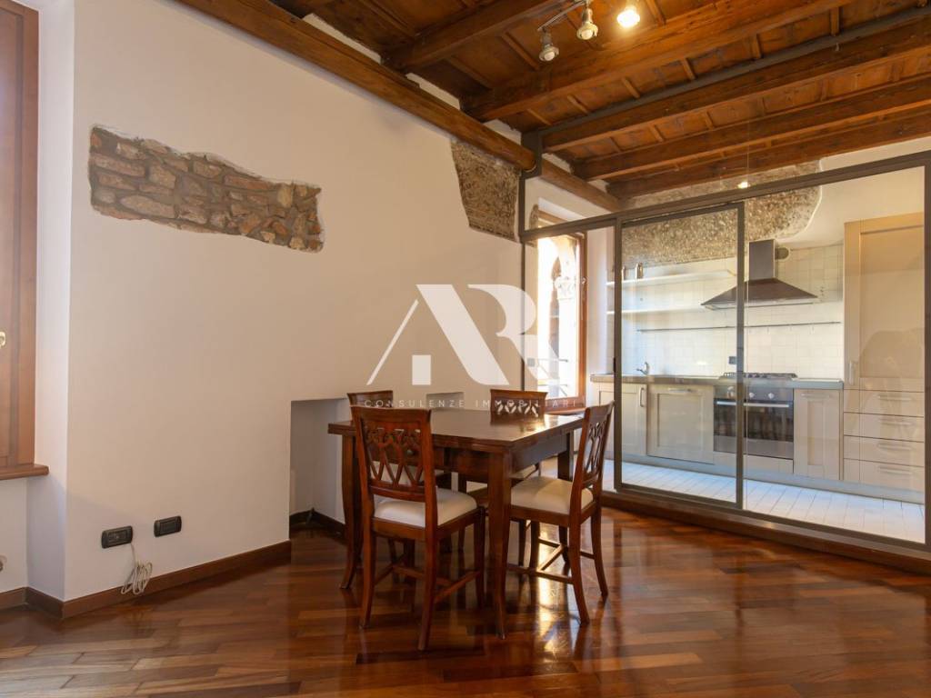 appartamento in vendita a Verona in zona Centro Storico