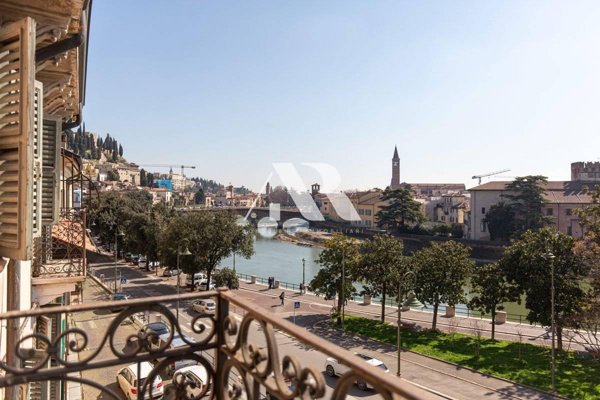 appartamento in vendita a Verona in zona Valdonega
