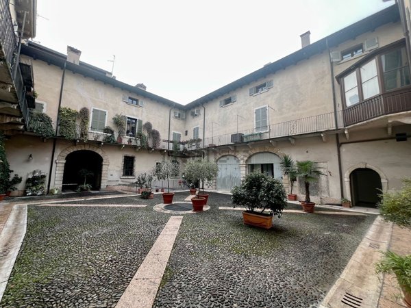 appartamento in vendita a Verona in zona Veronetta