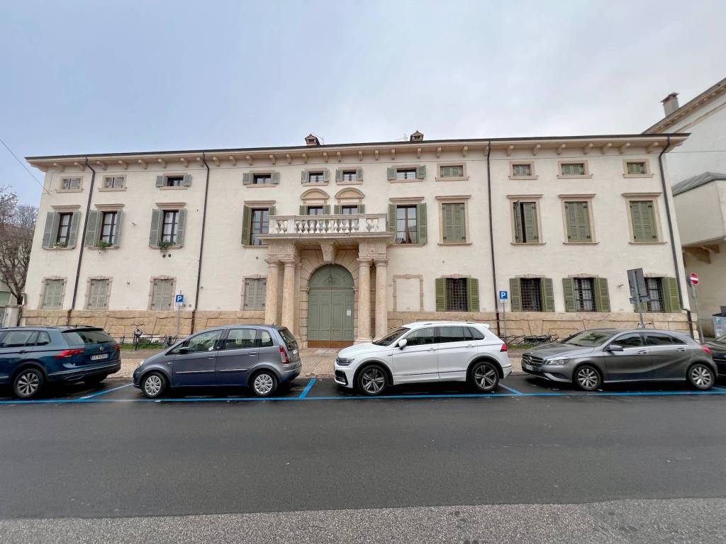appartamento in vendita a Verona in zona Veronetta