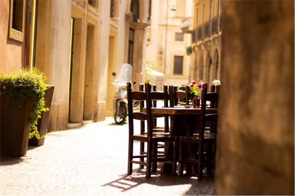 negozio in vendita a Verona in zona Centro Storico