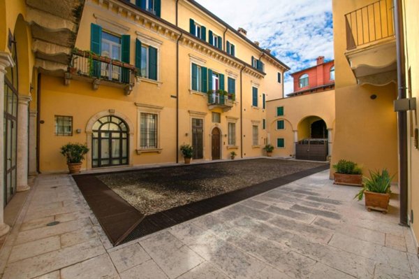 appartamento in vendita a Verona in zona Veronetta