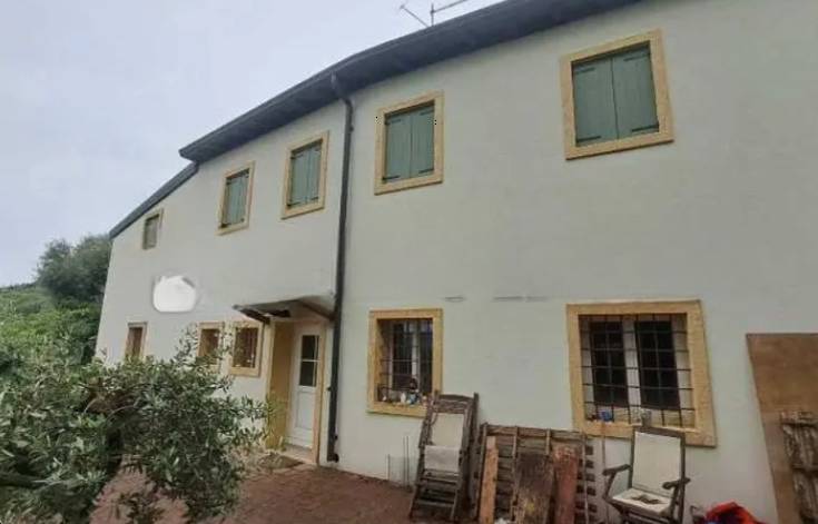 casa indipendente in vendita a Verona