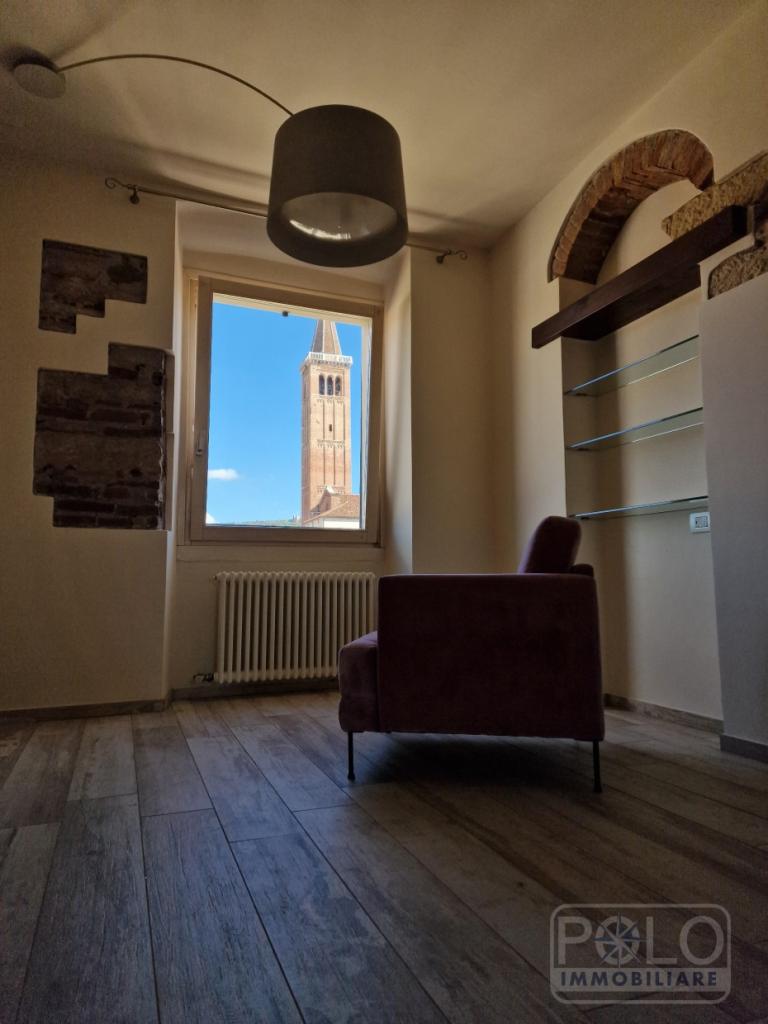 appartamento in vendita a Verona in zona Centro Storico