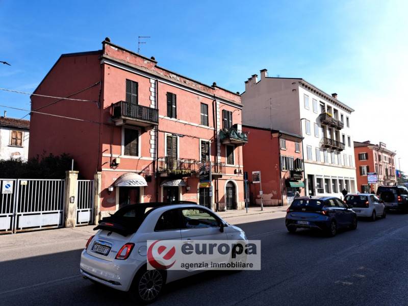 intera palazzina in vendita a Verona in zona Borgo Milano