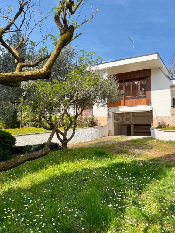 casa indipendente in vendita a Verona
