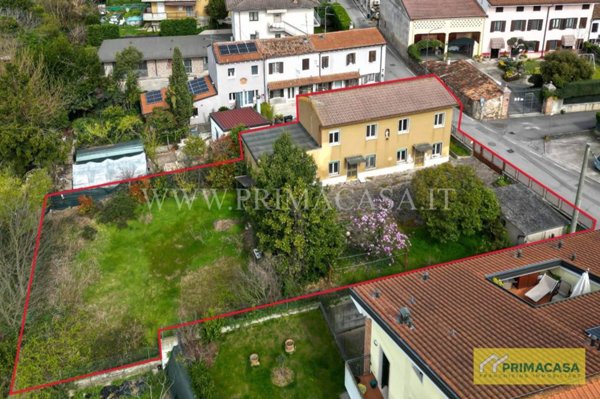 casa indipendente in vendita a Verona in zona Cadidavid