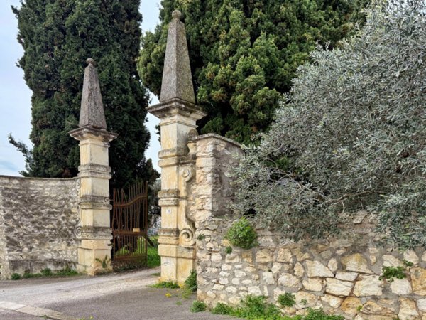 casa indipendente in vendita a Verona