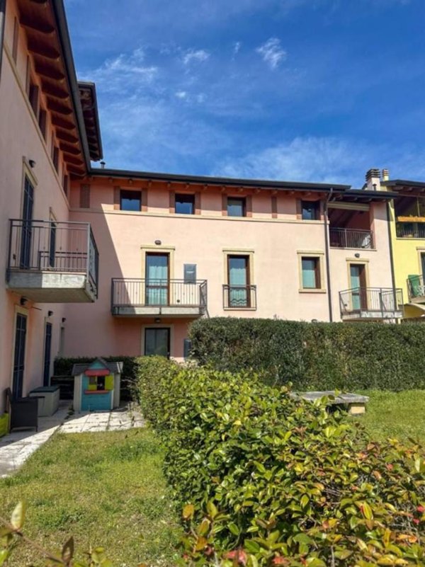 appartamento in vendita a Verona in zona Parona di Valpolicella