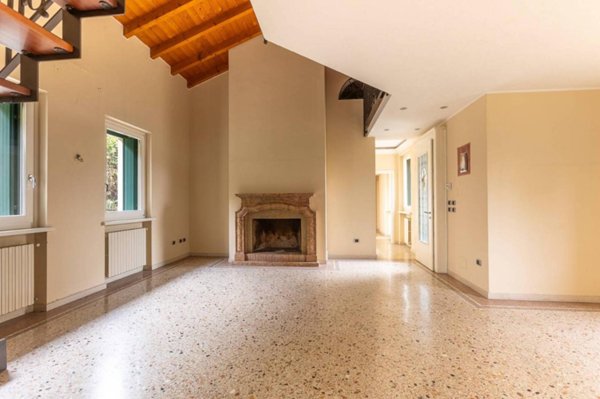 casa indipendente in vendita a Verona in zona Porto Crencano