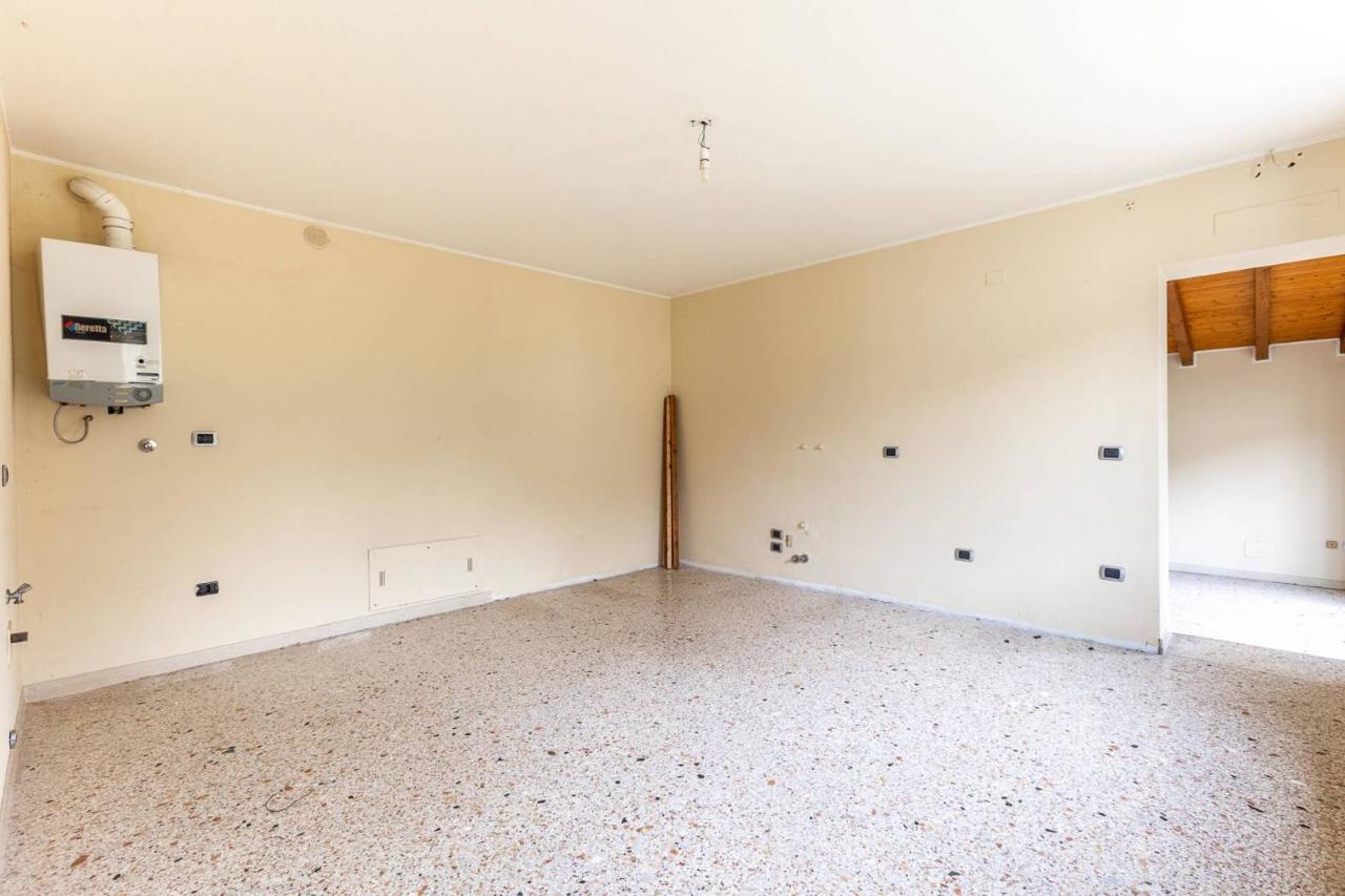 casa indipendente in vendita a Verona in zona Porto Crencano