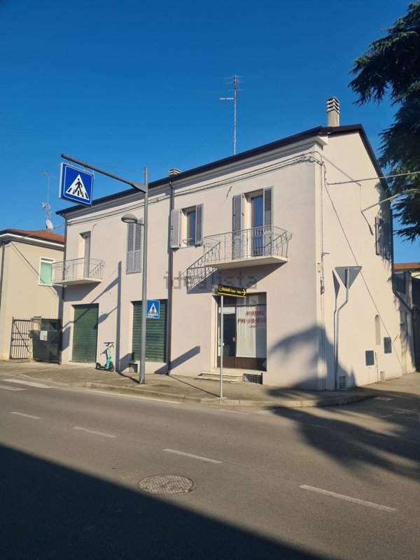 appartamento in vendita a Verona in zona Borgo Roma