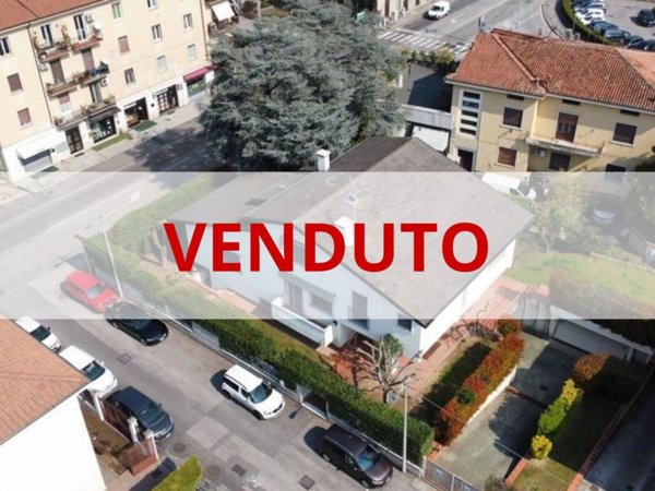 casa indipendente in vendita a Verona in zona Borgo Roma