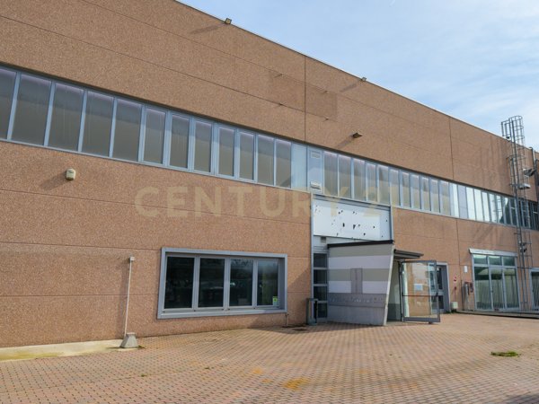 capannone in vendita a Verona