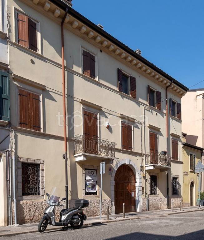 appartamento in vendita a Verona in zona San Zeno