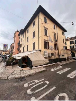 negozio in vendita a Verona in zona Veronetta